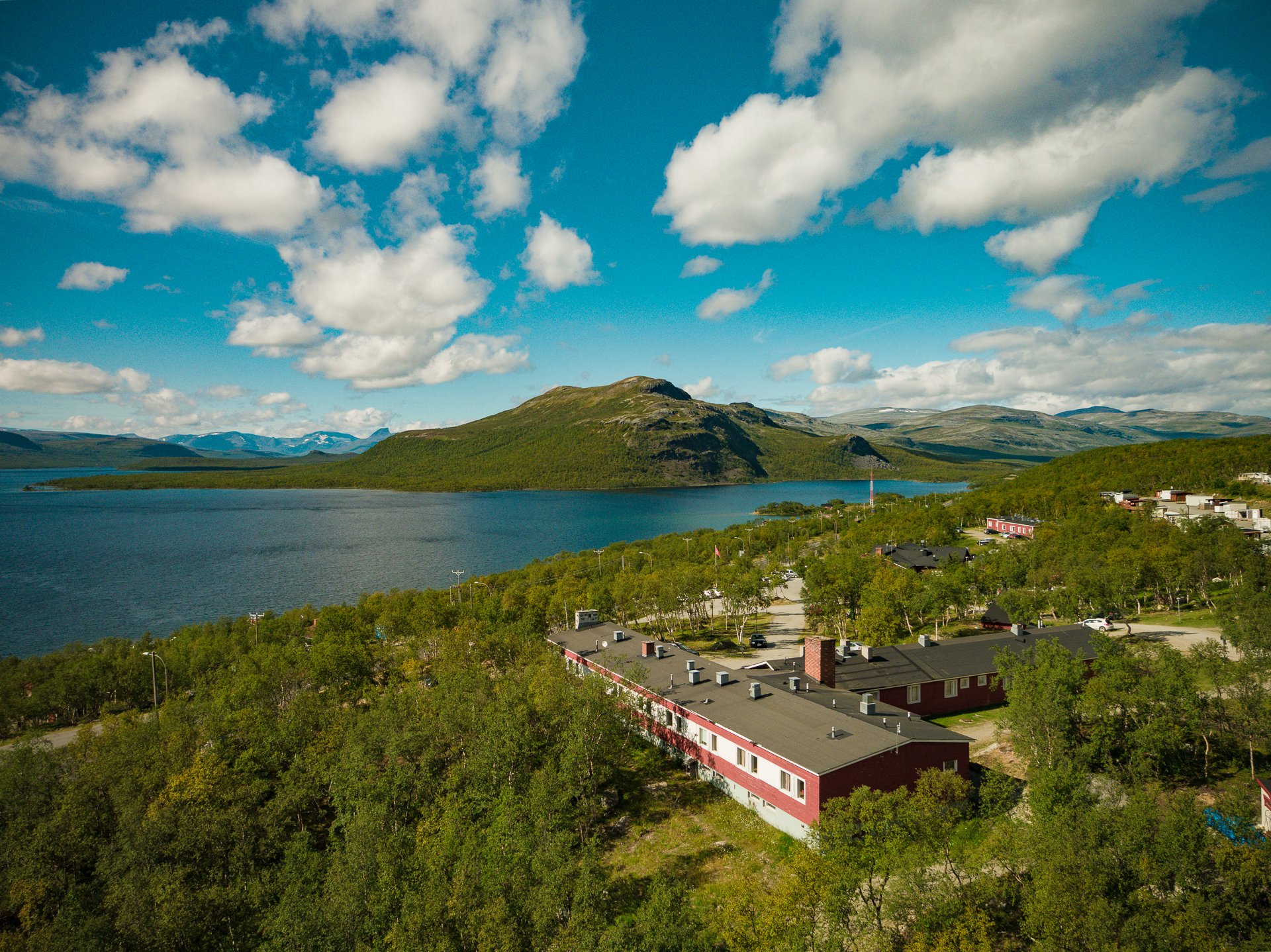 Kilpisjärven Retkeilykeskus offers affordable accommodation in Kilpisjärvi, close to the nature